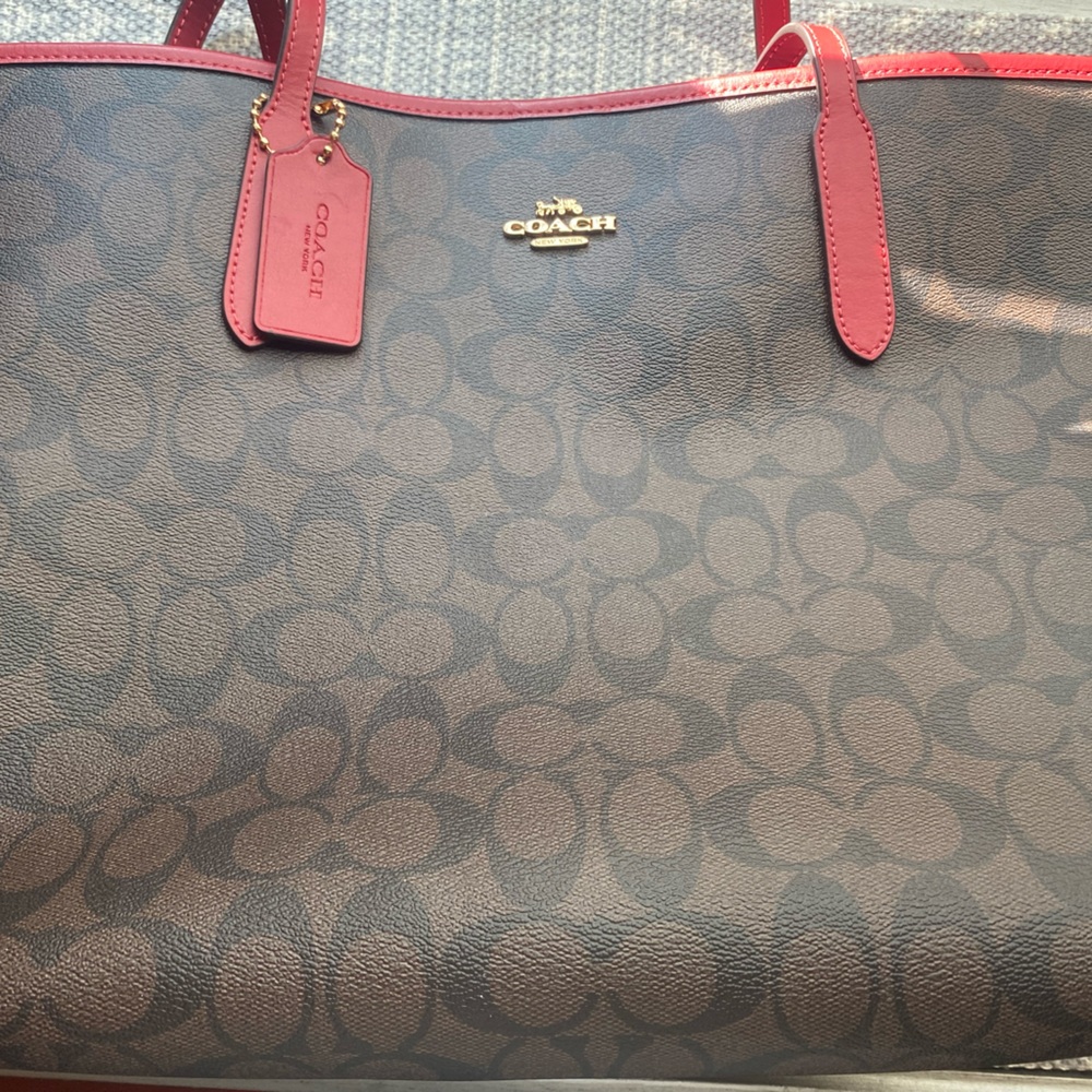 Coach bucket tote NWT